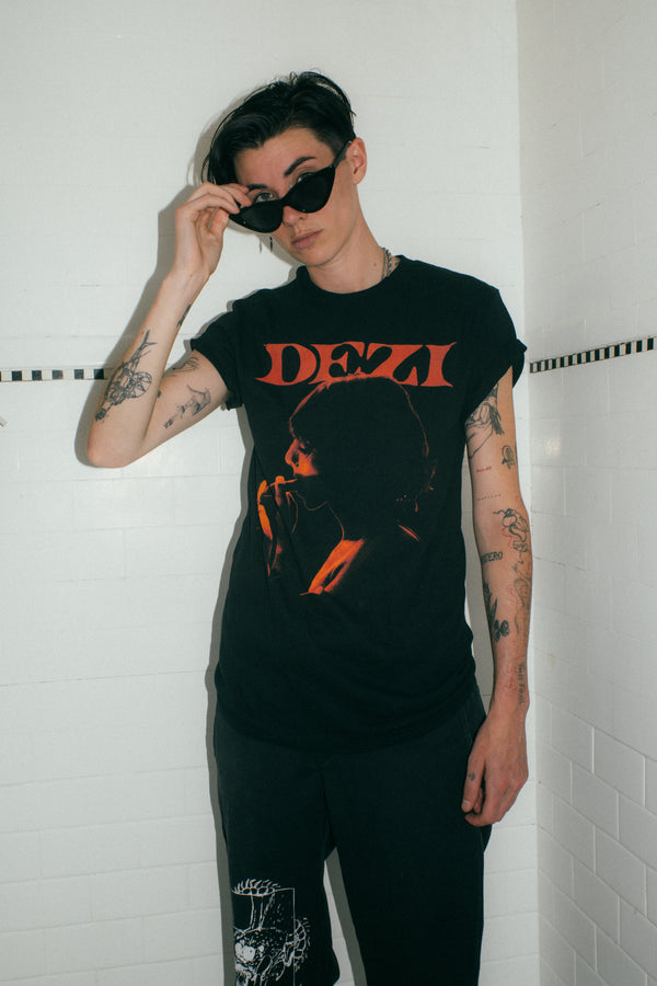 dezi,tee,vintage